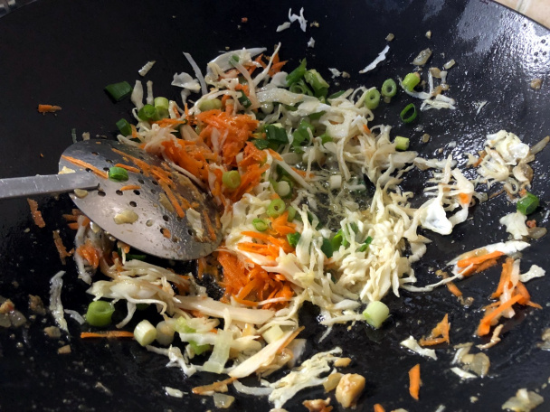 Opekané čínske rezance s kuracím mäsom (fotorecept) - obrázok 6