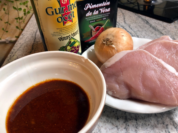 Marinované rezne pečené so zemiakmi (fotorecept) - obrázok 1