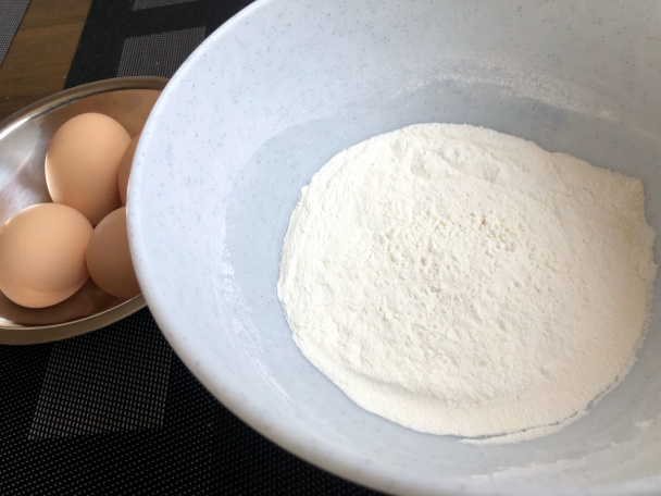 Ľahučké piškótové rezy (fotorecept) - obrázok 1