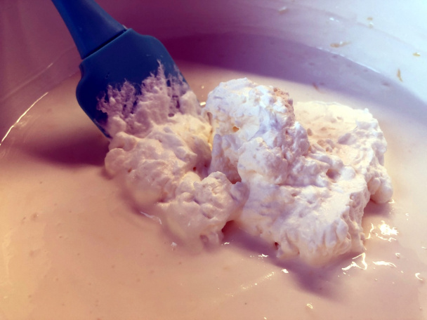 Ľahučké piškótové rezy (fotorecept) - obrázok 9