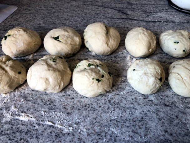 Langoše s medvedím cesnakom (fotorecept) - obrázok 7