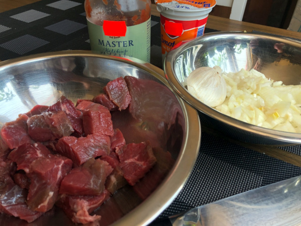 Hovädzie na cesnaku a smotane (fotorecept) - obrázok 1