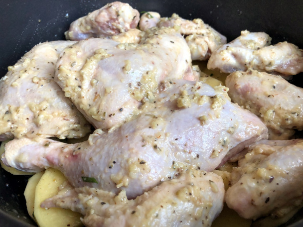 Marinované kuracie stehná pečené na zemiakoch - recept pre remosku (fotorecept) - obrázok 5