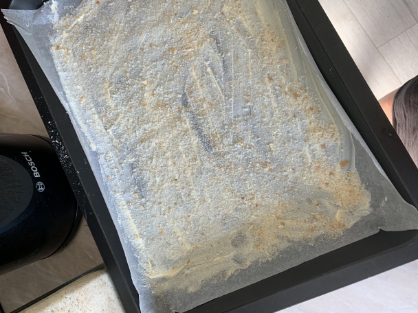 Obrátený slivkový koláč s vanilkovo-rumovým krémom (fotorecept) - obrázok 1