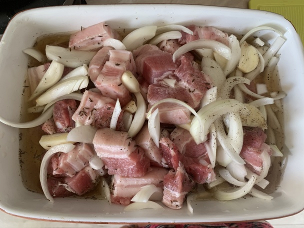 Bravčové výpečky na pive s chlpatými knedličkami (fotorecept) - obrázok 2