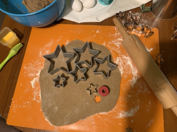 Zasnežený medovníkový stromček (fotorecept) - obrázok 4