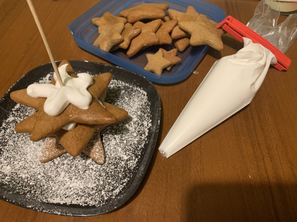 Zasnežený medovníkový stromček (fotorecept) - obrázok 6