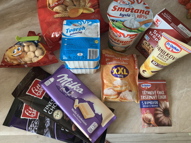 Nepečená torta s čokoládou a ovocným želé (fotorecept) - obrázok 1