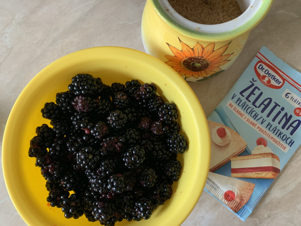 Nepečená torta s čokoládou a ovocným želé (fotorecept) - obrázok 7