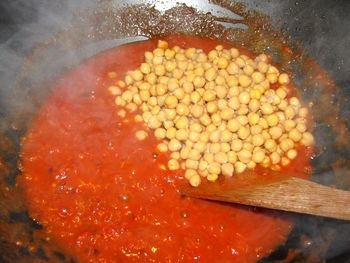 Špenát s cícerom a drvenými paradajkami (fotorecept) - obrázok 5