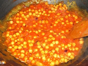 Špenát s cícerom a drvenými paradajkami (fotorecept) - obrázok 6