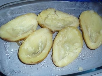 Zapečené zemiaky plnené šampiňónmi preliate šafránovo-kokosovou omáčkou (fotorecept) - obrázok 3