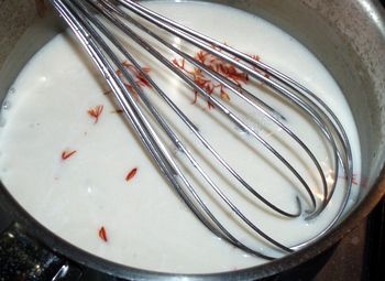 Zapečené zemiaky plnené šampiňónmi preliate šafránovo-kokosovou omáčkou (fotorecept) - obrázok 9