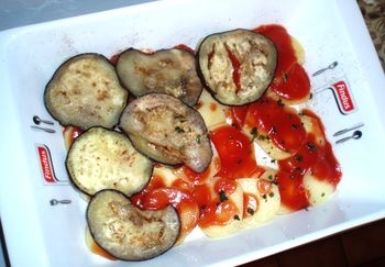 Prekladané zemiaky s baklažánom a paradajkami (fotorecept) - obrázok 4
