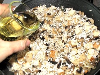 Krémové rizoto so šampiňónmi, údeným tofu a kokosovým mliekom (fotorecept) - obrázok 6