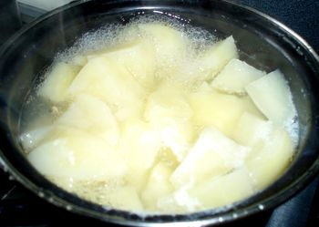 Čakanka s cibuľkou a cesnakom zapekaná so zemiakovou kašou (fotorecept) - obrázok 2