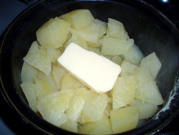 Čakanka s cibuľkou a cesnakom zapekaná so zemiakovou kašou (fotorecept) - obrázok 6