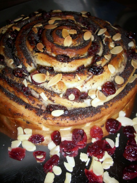 Kysnutý makový rolovaný koláč - obrázok 1