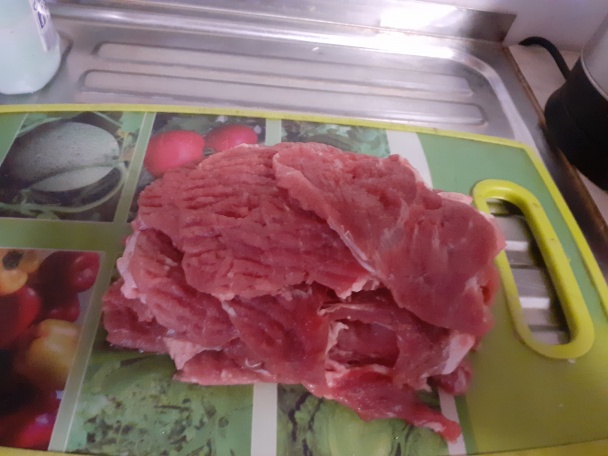 Vyprážané bravčové rezne s cibuľovými zemiakmi (fotorecept) - obrázok 3
