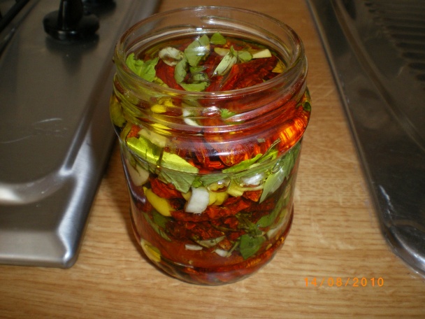 Nakladanie sušených paradajok - obrázok 3