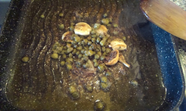 Kuracie prsia na ančovičkách a kapari - obrázok 1