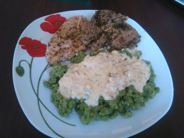 Kuracie prsia so špenátovými haluškami a syrovou omáčkou (fotorecept) - obrázok 10