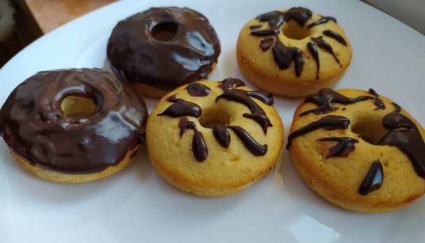 Pečené donuty bez vajec - obrázok 5