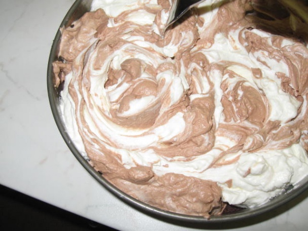 Cheesecake s tmavou a bielou čokoladou (fotorecept) - obrázok 13