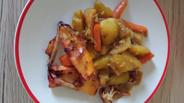 Kalamáre so zemiakmi pečené v rúre (fotorecept)  - obrázok 3
