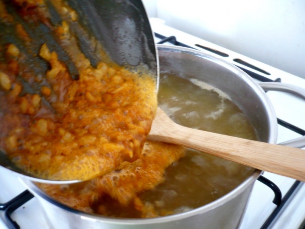 Polievka zemiaková kyslá s vareným vajíčkom /fotorecept/ - obrázok 3