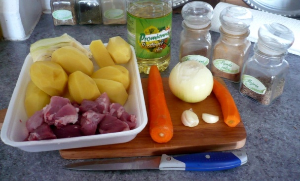 Rýchly bravčový guláš /fotorecept/ - obrázok 1