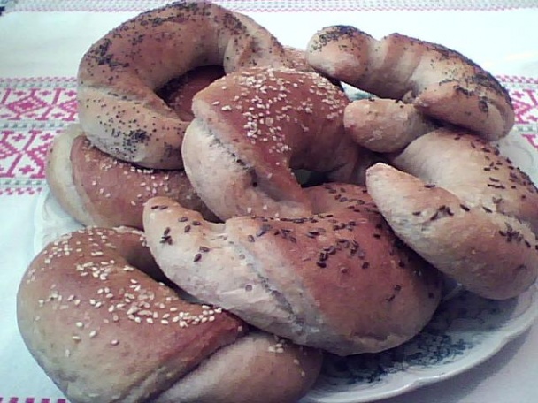 Čerstvé slané rohlíky k šalátu z tresky s feferónkovým (fotorecept) - obrázok 17