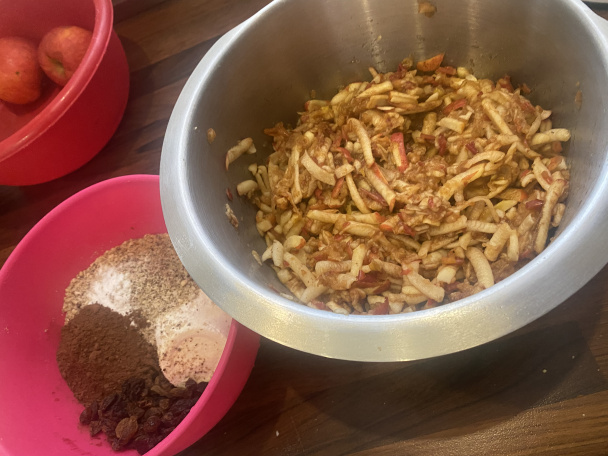 Jemný jablkový koláč v lístkovom ceste (fotorecept) - obrázok 1