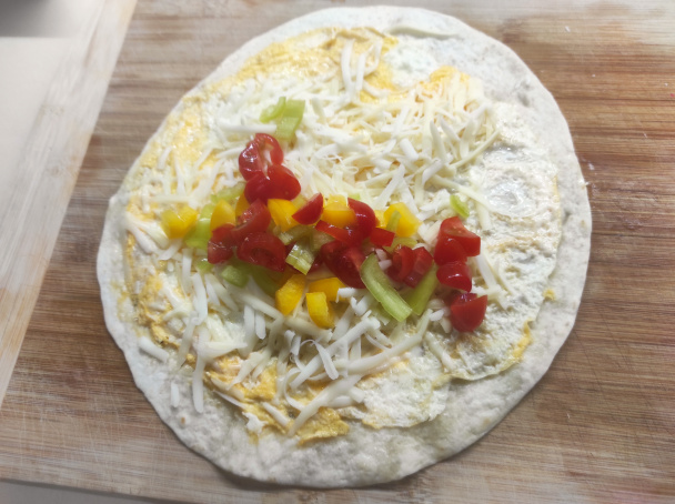 Plnená tortilla s jogurtovým dipom (fotorecept) - obrázok 3