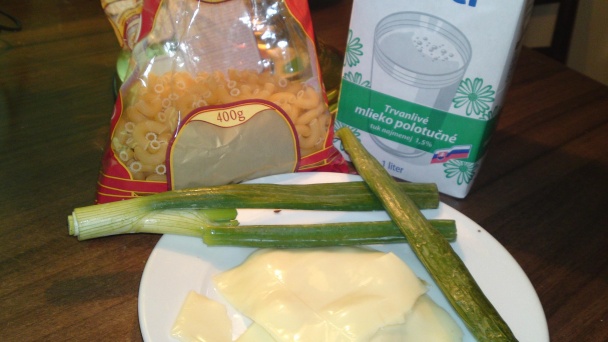 Kolienka v pikantnej syrovej omáčke s kúskami skaramelizovaného citróna (fotorecept) - obrázok 1