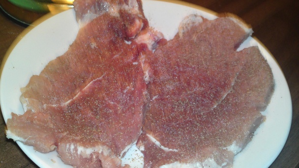 Bravčové plátky na slanine s dubákmi a mrkvou (fotorecept) - obrázok 1