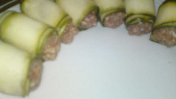 Cuketové závitky s mäsovými šúľkami a zemiakovou kašou (fotorecept) - obrázok 5