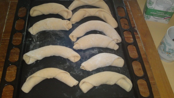 Domáce biele tukové rohlíky so sezamom (fotorecept) - obrázok 10