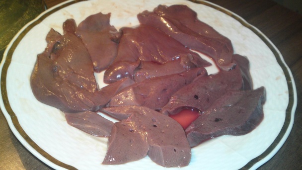 Chrumkavá pečeň s plátkami jablka a pomaranča (fotorecept) - obrázok 1