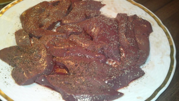 Chrumkavá pečeň s plátkami jablka a pomaranča (fotorecept) - obrázok 2