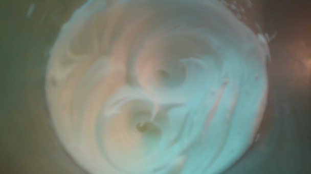 Hrnčekové knedle s chlebom - obrázok 4