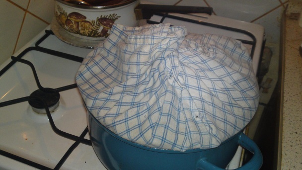 Hrnčekové knedle s chlebom - obrázok 9