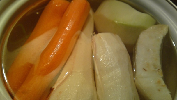 Poľovnícke pečené morčacie stehno s pečenou zeleninou v pomarančovom karameli (fotorecept) - obrázok 3