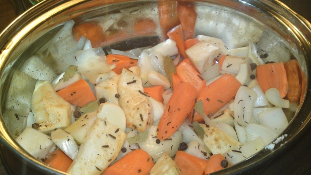 Poľovnícke pečené morčacie stehno s pečenou zeleninou v pomarančovom karameli (fotorecept) - obrázok 6