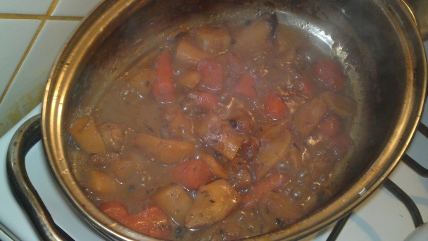 Poľovnícke pečené morčacie stehno s pečenou zeleninou v pomarančovom karameli (fotorecept) - obrázok 15