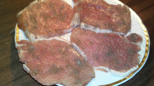 Bravčové plátky na šalvii a jablkách s horčicou (fotorecept) - obrázok 3