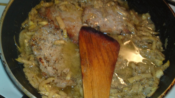 Bravčové plátky na šalvii a jablkách s horčicou (fotorecept) - obrázok 11