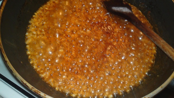 Letná omáčka zo žltej maslovej fazuľky s kôprom a bravčovým perkeltom na vrchu (fotorecept) - obrázok 6