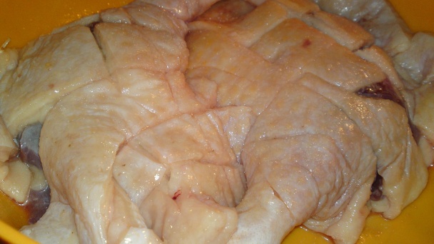 Pečené kačacie stehno s cibuľovým konfitom a rascovými dukátmi (fotorecept) - obrázok 1