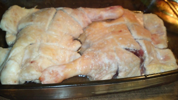 Pečené kačacie stehno s cibuľovým konfitom a rascovými dukátmi (fotorecept) - obrázok 2